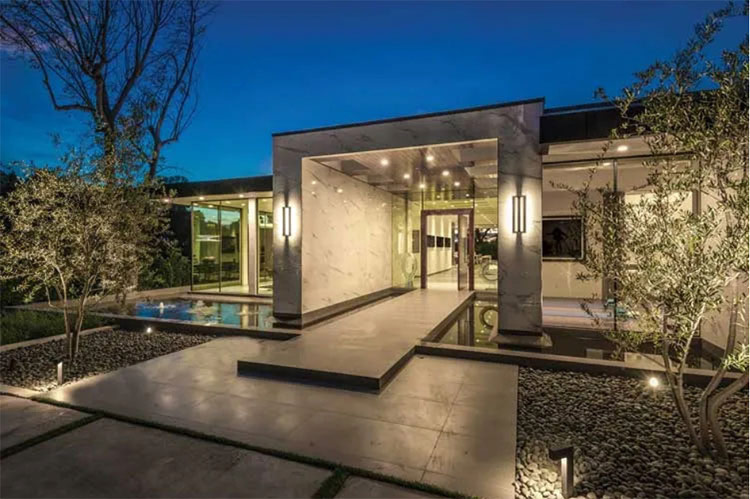 Entrance of an exceptional luxury home
